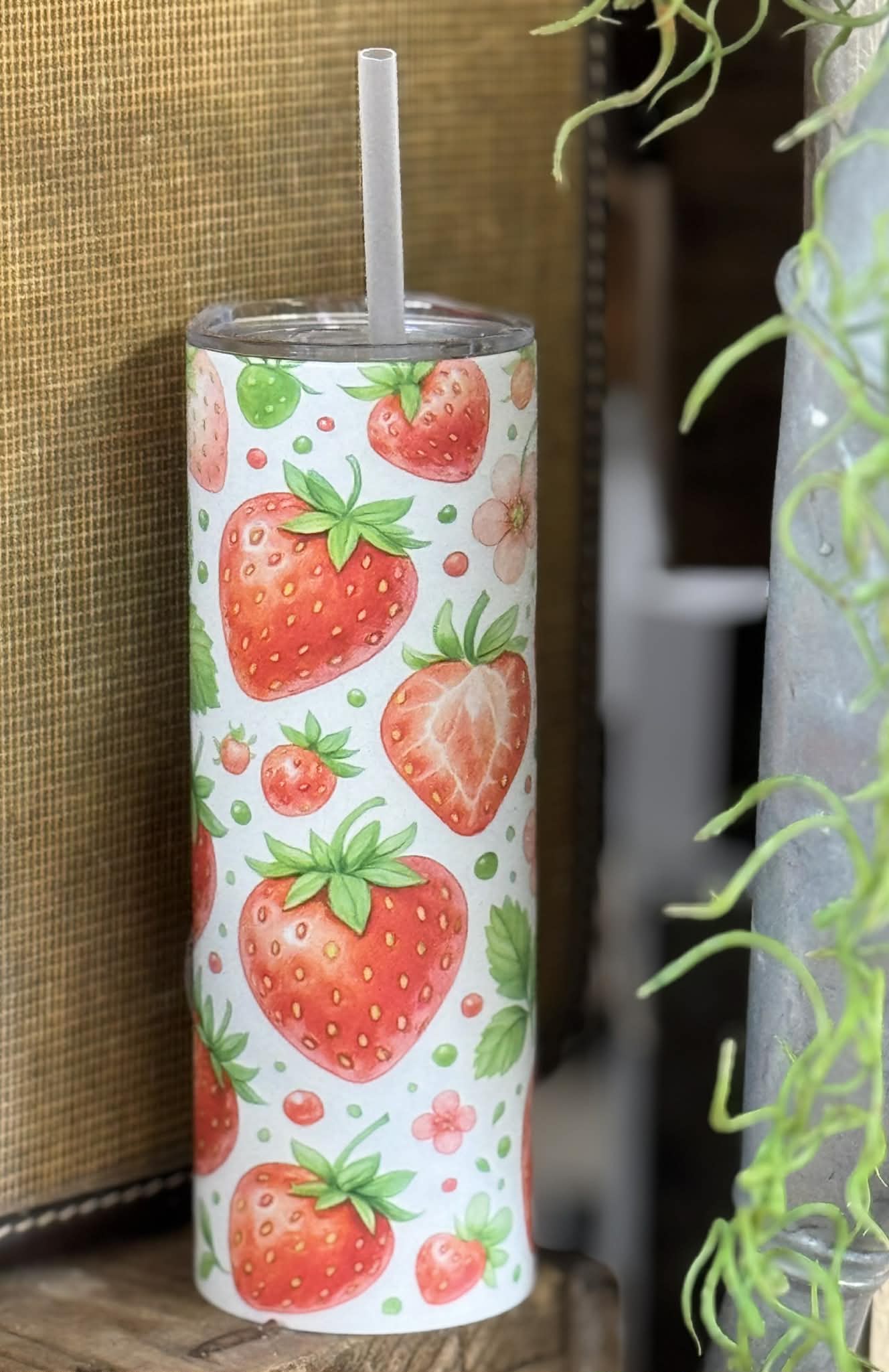20oz Stainless Steel Strawberry Tumbler